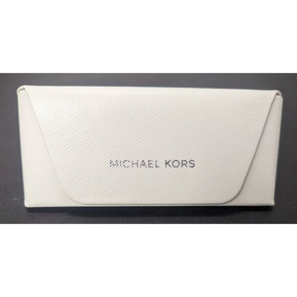 MICHAEL KORS WHITE ENVELOPE SNAP STYLE HARD SIDE GLASSES CASE - Picture 1 of 4